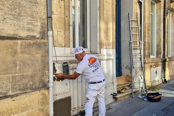 Artisan DEBORD preparation des surfaces